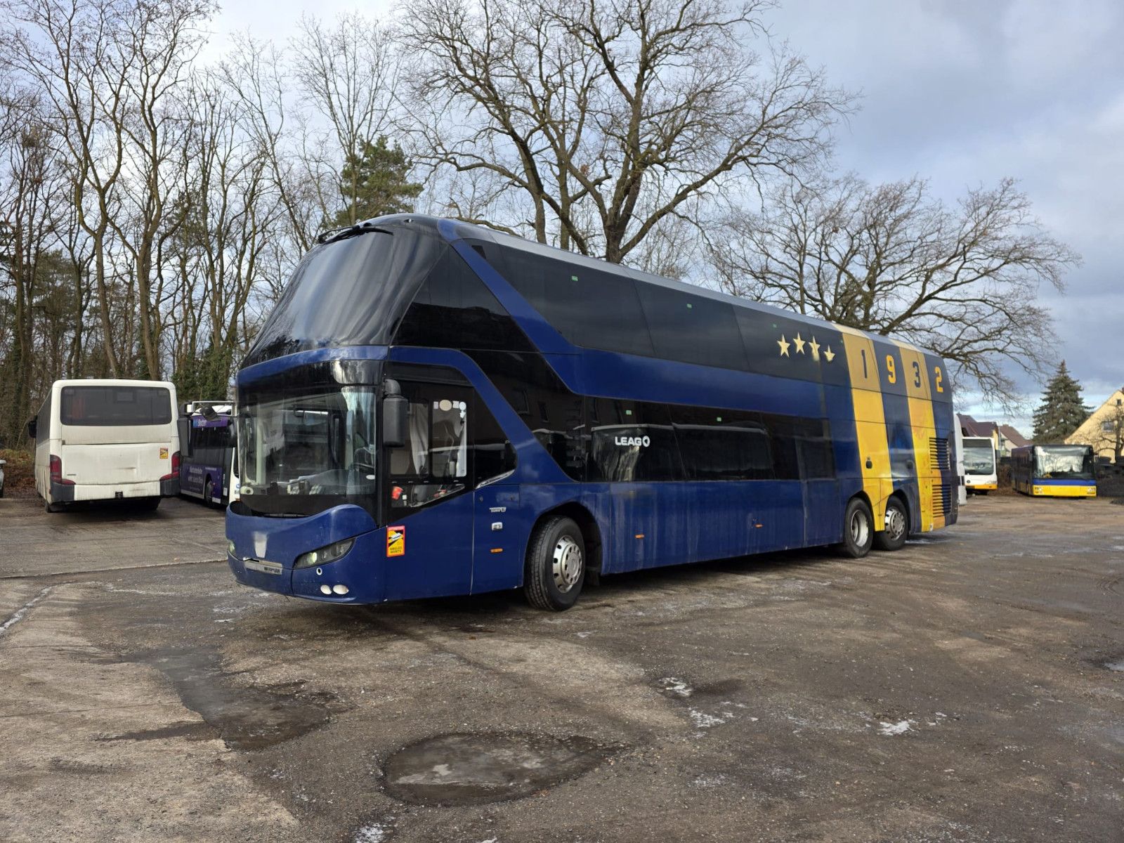 Fahrzeugabbildung Neoplan Skyliner,81+1+1,Hochdruckkühler neu  ZF Intarder