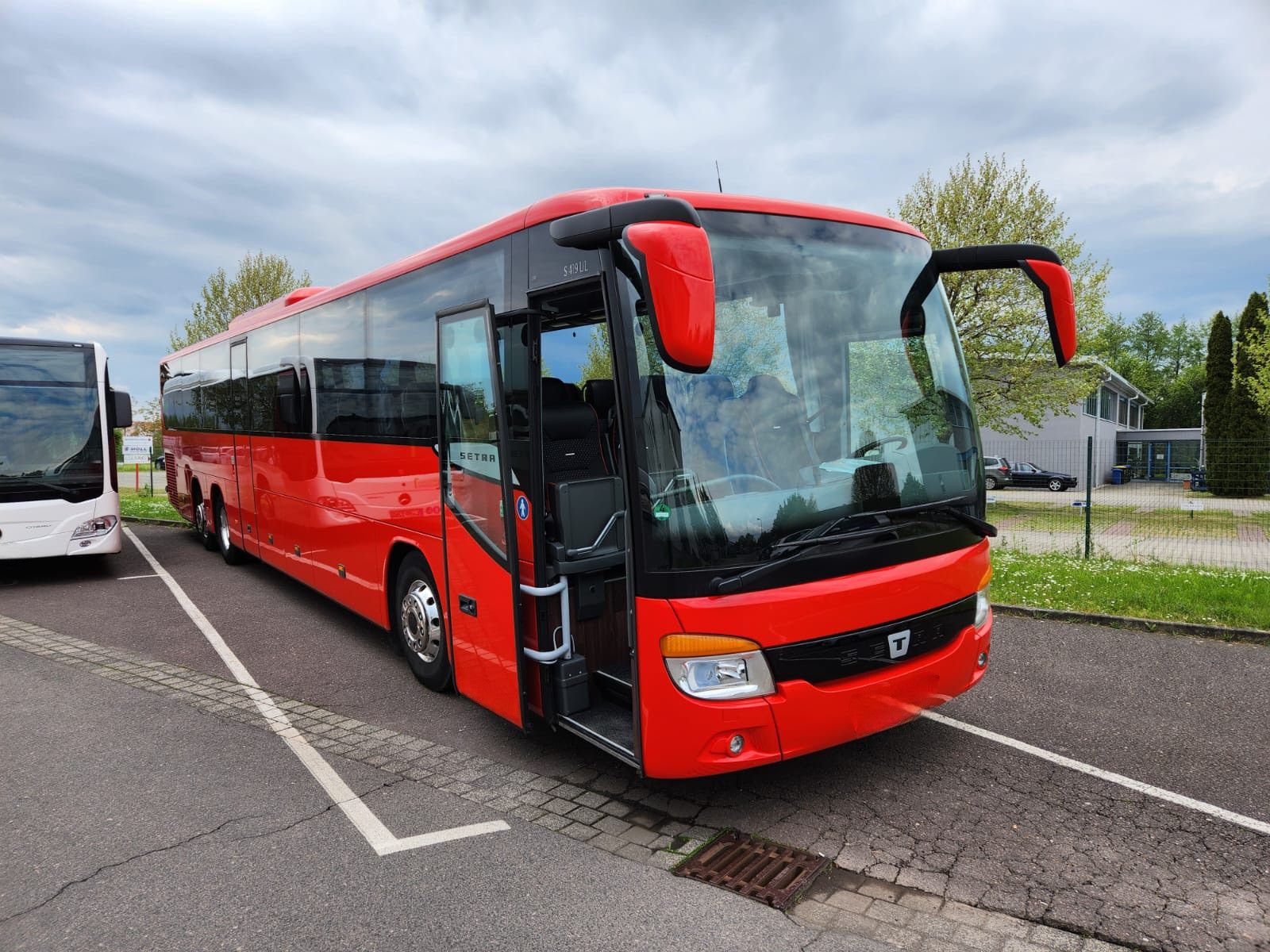 Fahrzeugabbildung Setra S419 UL Reisebus/Überlandbus, 69+2+1,ZF Inatrder