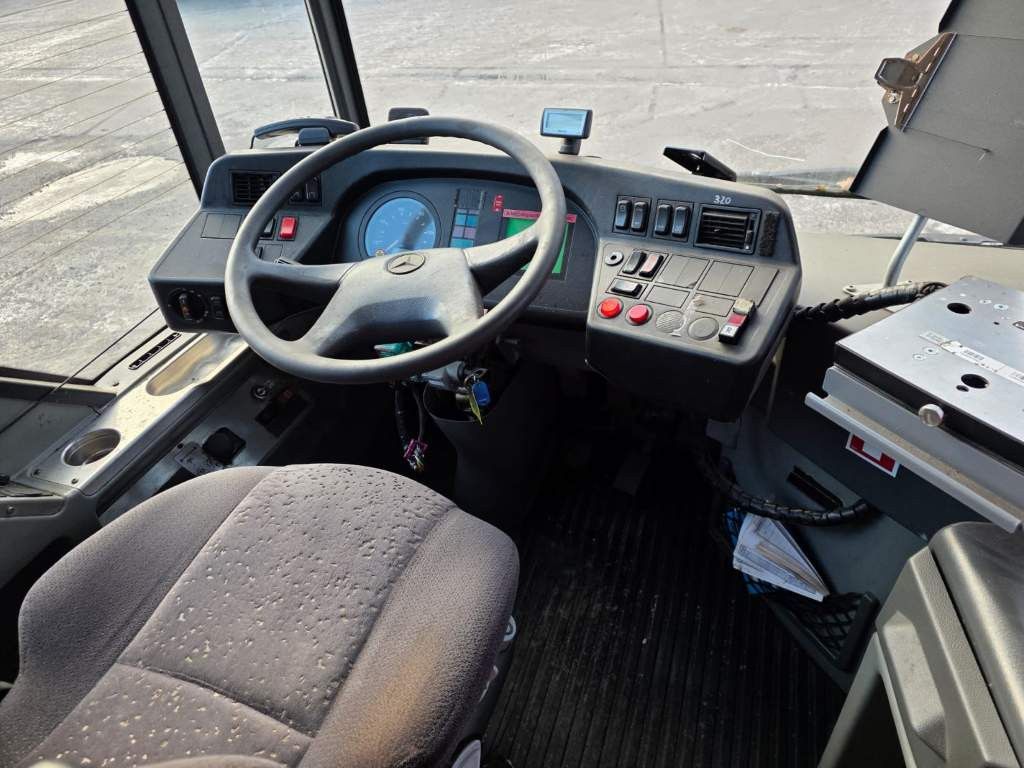 Fahrzeugabbildung Mercedes-Benz Citaro O530 LE, Gurten,  Armlehnen, Gardinen