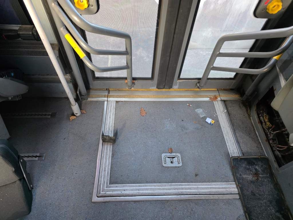 Fahrzeugabbildung Mercedes-Benz Citaro O530 LE, Gurten,  Armlehnen, Gardinen