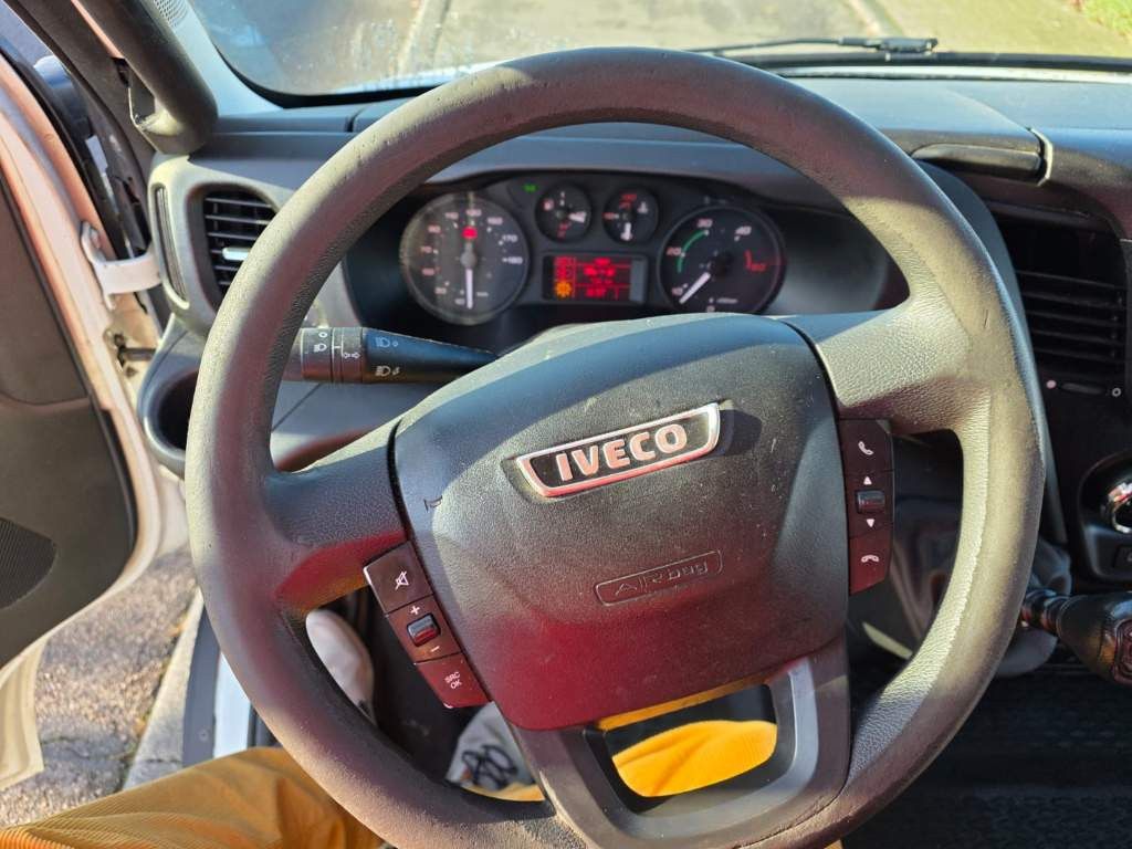 Fahrzeugabbildung Iveco 35S15/ 35-150 Koffer, Klima, manuelle Schaltung