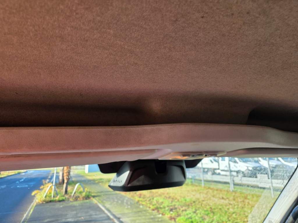 Fahrzeugabbildung Iveco 35S15/ 35-150 Koffer, Klima, manuelle Schaltung