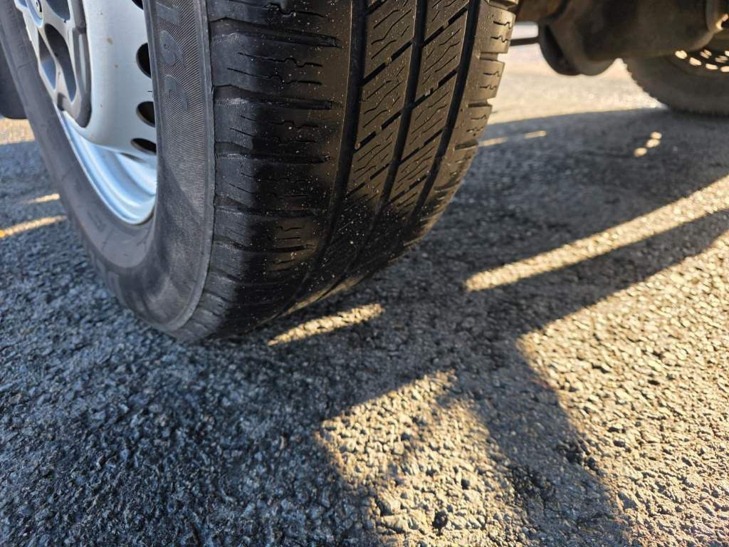 Fahrzeugabbildung Iveco 35S15/ 35-150 Koffer, Klima, manuelle Schaltung