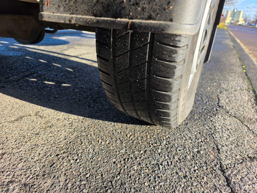 Fahrzeugabbildung Iveco 35S15/ 35-150 Koffer, Klima, manuelle Schaltung