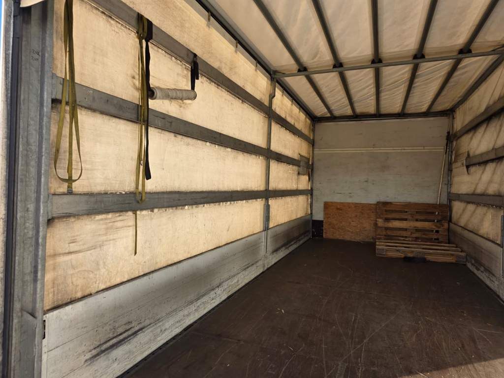 Fahrzeugabbildung Iveco 80-220 Eurocargo, Gardine, Ladebordwand, 1.Hand