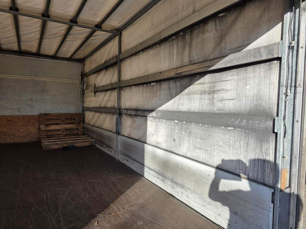 Fahrzeugabbildung Iveco 80-220 Eurocargo, Gardine, Ladebordwand, 1.Hand