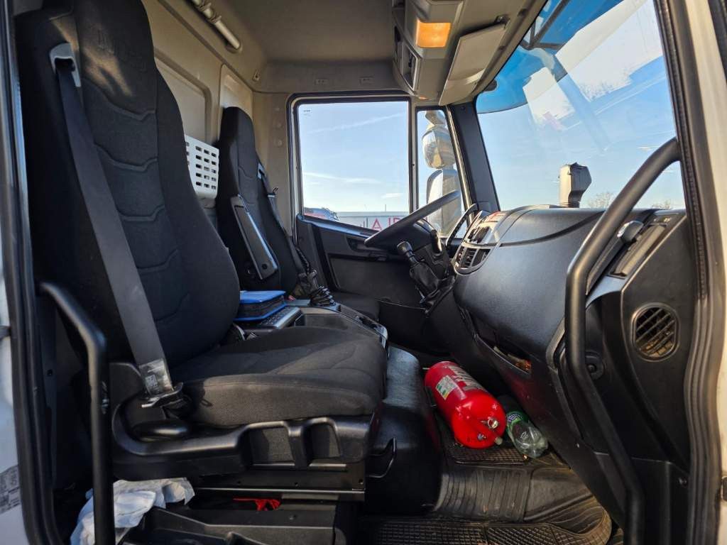 Fahrzeugabbildung Iveco 80-220 Eurocargo, Gardine, Ladebordwand, 1.Hand