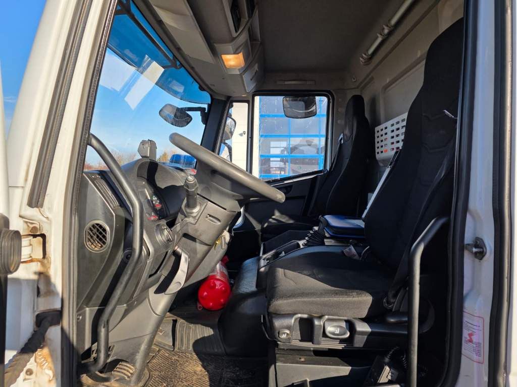 Fahrzeugabbildung Iveco 80-220 Eurocargo, Gardine, Ladebordwand, 1.Hand