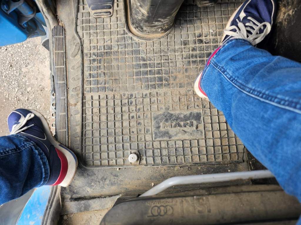 Fahrzeugabbildung MAN 26.293 6x4 Betonmi. 8 cbm Intermix Trommel v2001