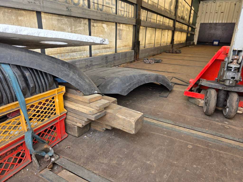 Fahrzeugabbildung Krone Joloda Mega Gardine, Lift, Hubdach