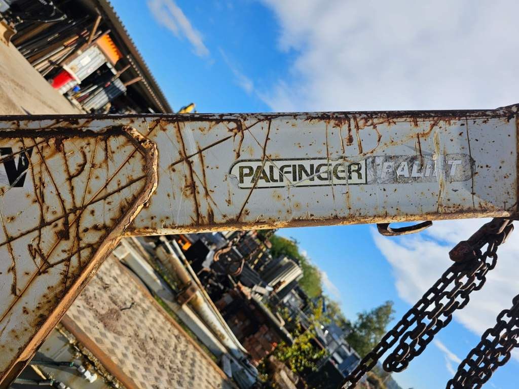 Fahrzeugabbildung FUSO 7C15 Palfinger Absetzer