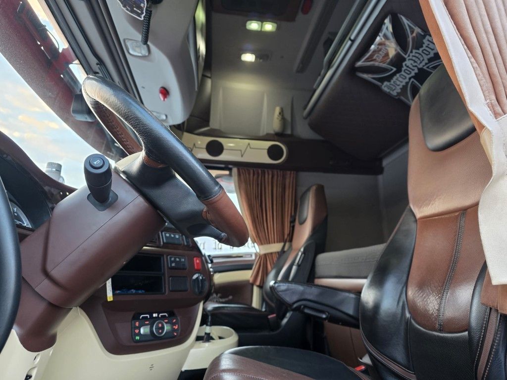 Fahrzeugabbildung DAF XF 530 SSC LL ZF Intarder, Leder, Standklima