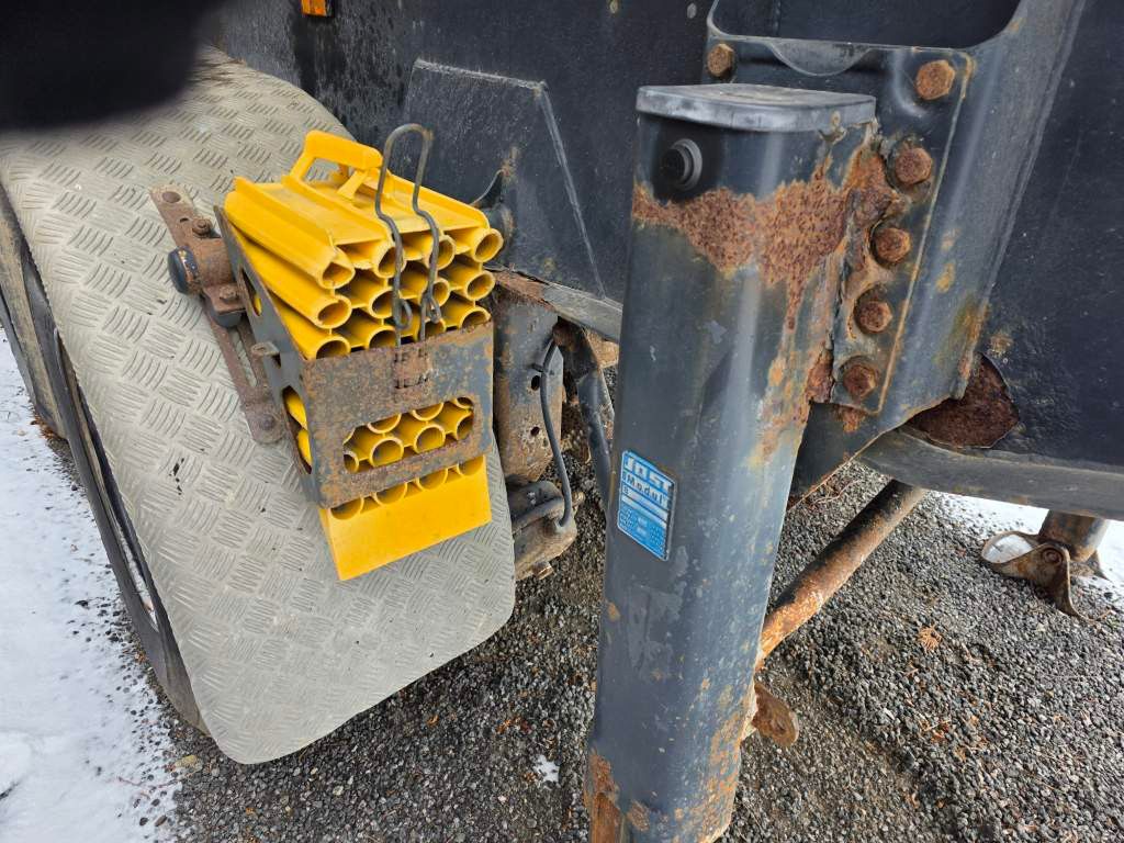 Fahrzeugabbildung Meiller Stahlmulde MHKS 41/3-S, Schütte, Liftachse