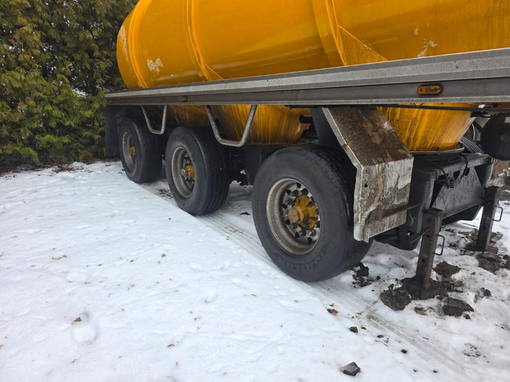 Fahrzeugabbildung D-TEC Vlastuin/ Kesteren Gülleauflieger mit ADR