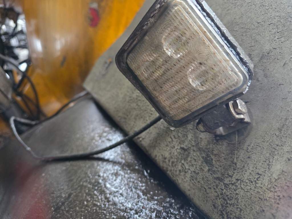 Fahrzeugabbildung D-TEC Vlastuin/ Kesteren Gülleauflieger mit ADR