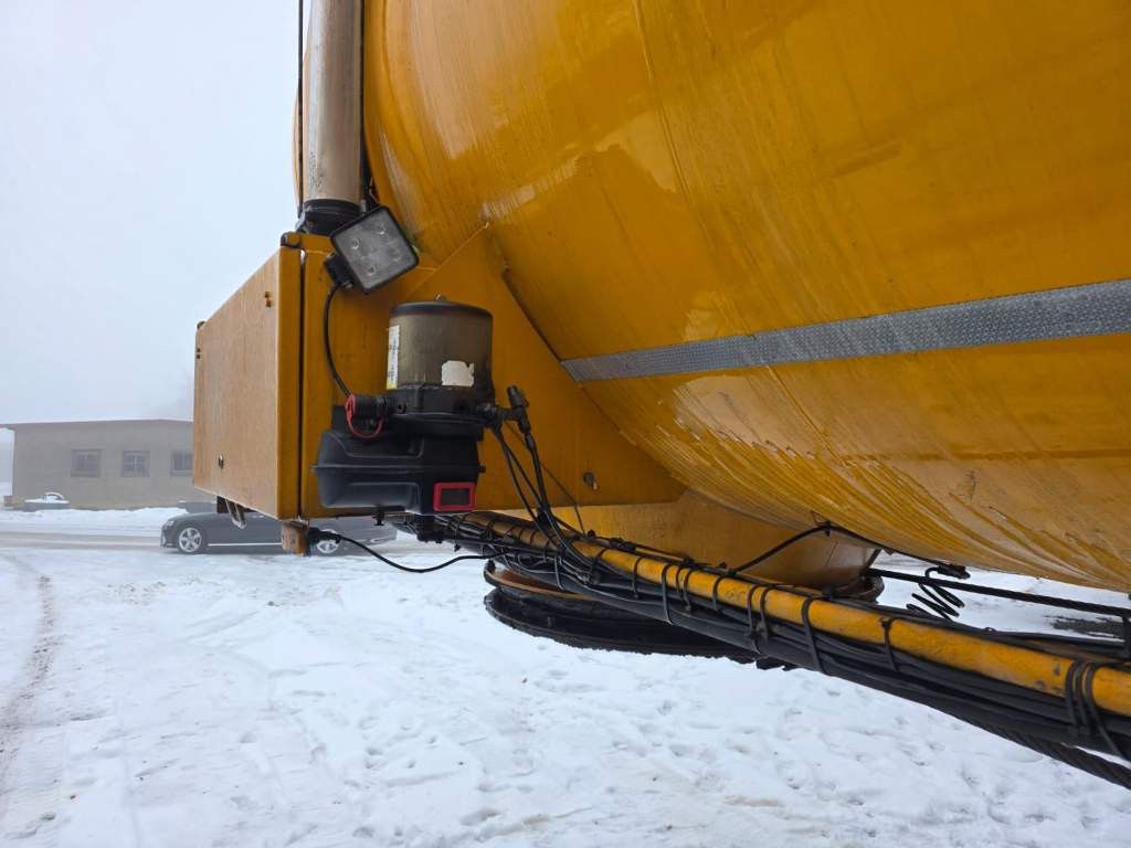 Fahrzeugabbildung D-TEC Vlastuin/ Kesteren Gülleauflieger mit ADR