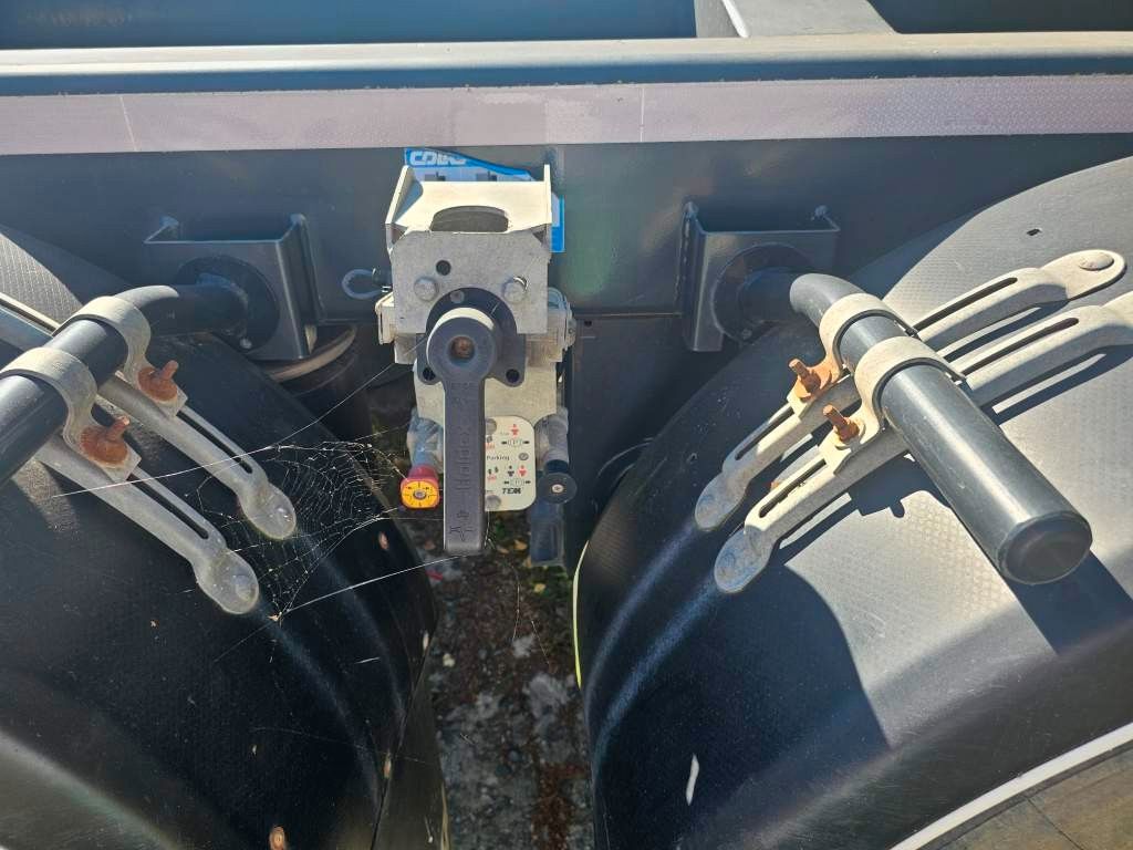 Fahrzeugabbildung Fliegl Kippchassis, Lift, SAF Scheibe