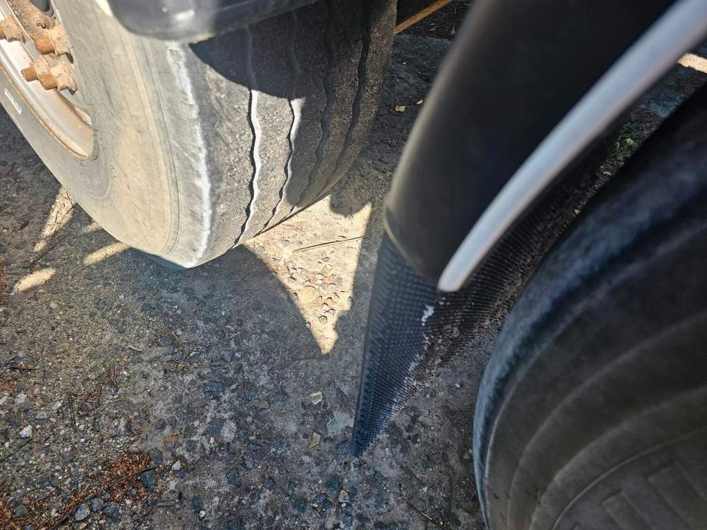 Fahrzeugabbildung Fliegl Kippchassis, Lift, SAF Scheibe