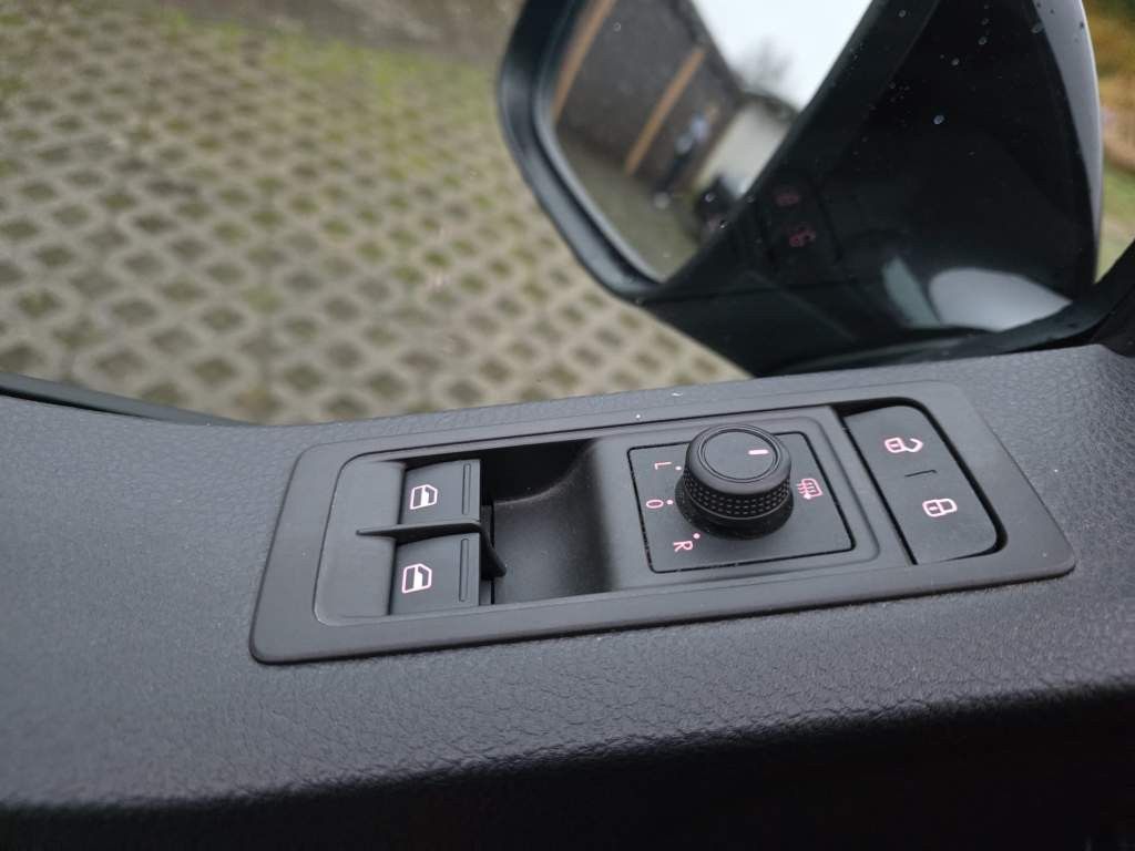 Fahrzeugabbildung Volkswagen T6 Caravelle,9 Sitzer,langer Radts.,Mwst. auswb