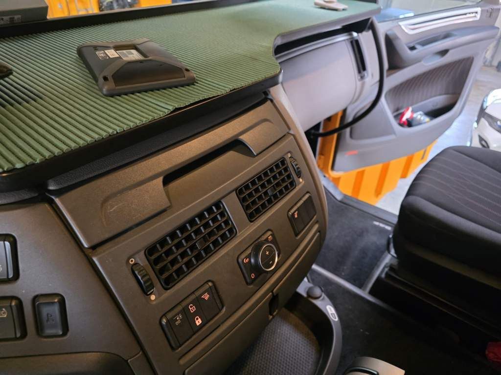 Fahrzeugabbildung DAF XF 480 SC, ZF Intarder, Kühlschrank