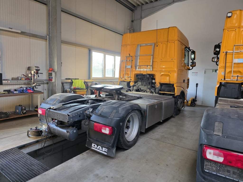 Fahrzeugabbildung DAF XF 510 LL, ZF Inatrder, Standklima, Hubsattelkup