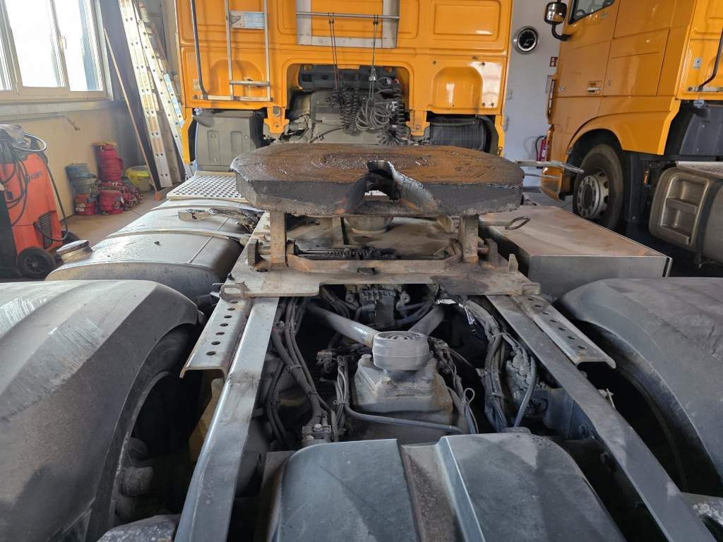 Fahrzeugabbildung DAF XF 510 LL, ZF Inatrder, Standklima, Hubsattelkup