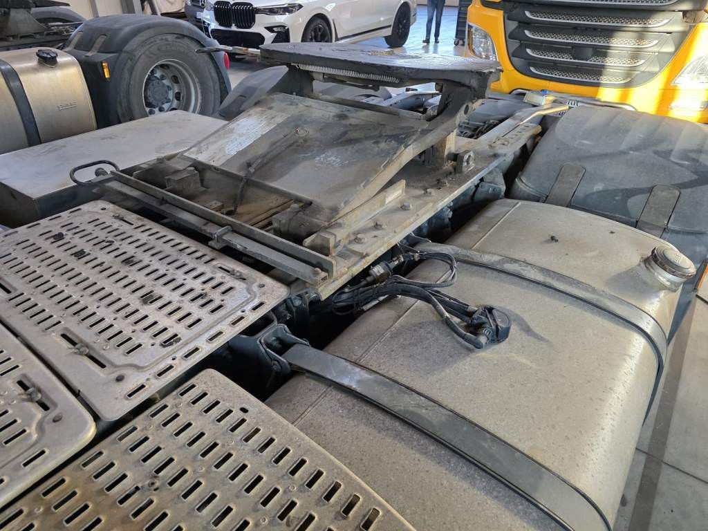 Fahrzeugabbildung DAF XF 510 LL, ZF Inatrder, Standklima, Hubsattelkup