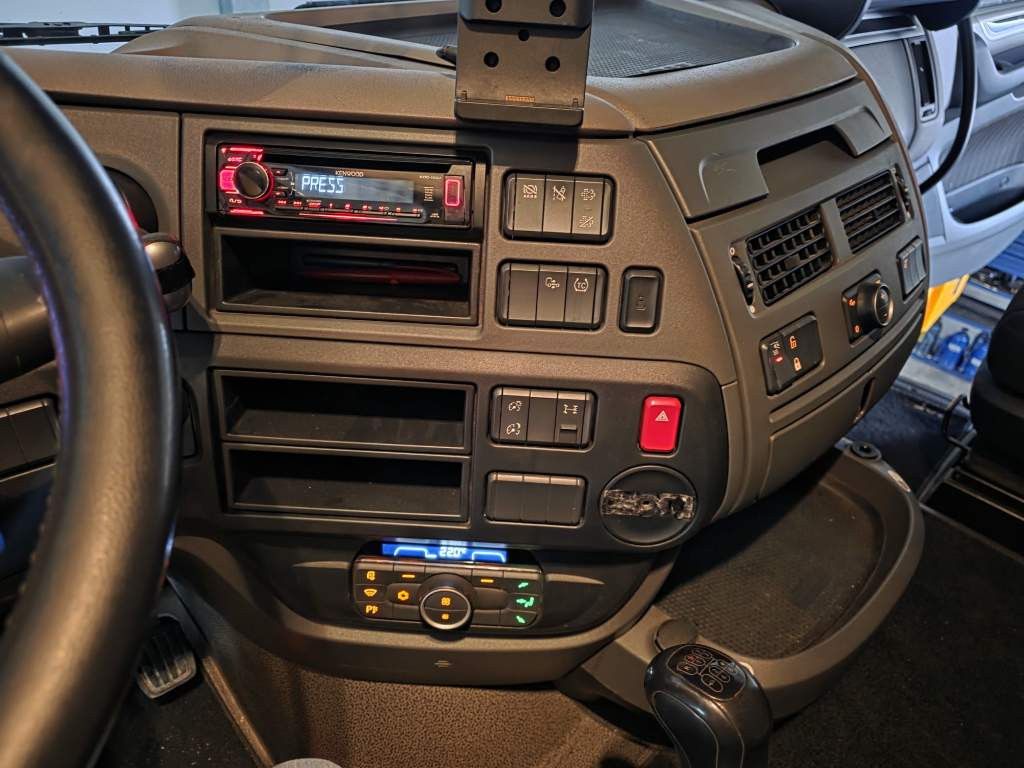 Fahrzeugabbildung DAF XF 480, SC, ZF Intarder, Handschalter,Standklima