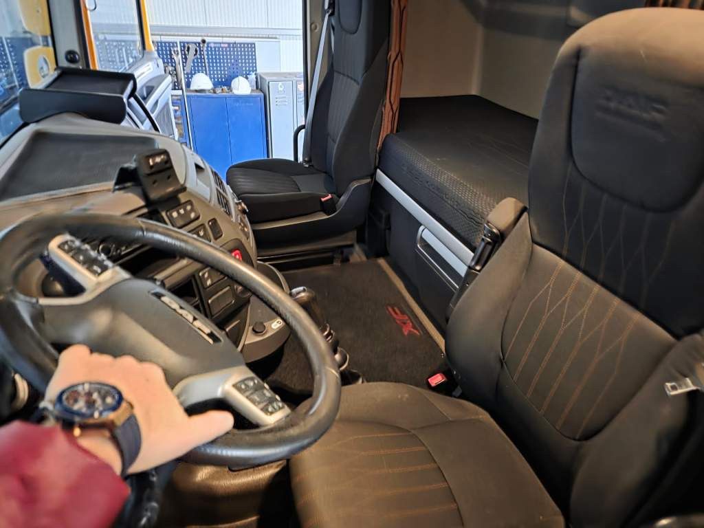 Fahrzeugabbildung DAF XF 480, SC, ZF Intarder, Handschalter,Standklima