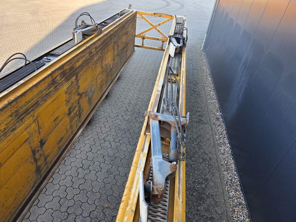 Fahrzeugabbildung Langendorf Innenlader Beton, SBH 27/35, Liftachse