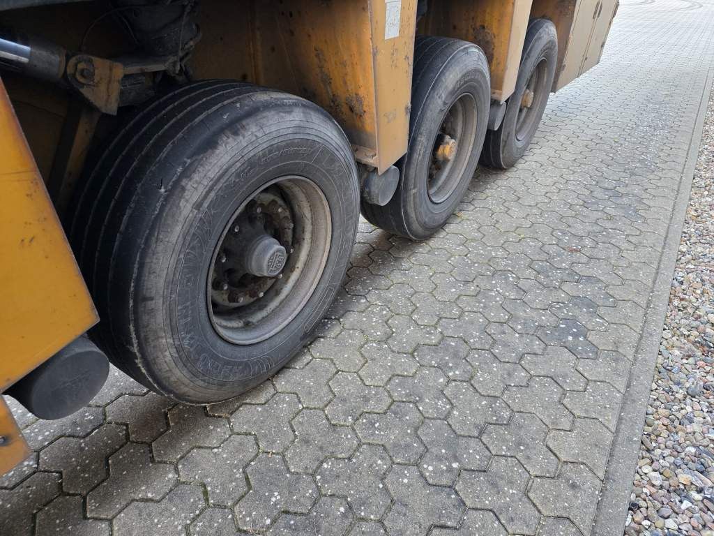 Fahrzeugabbildung Langendorf Innenlader Beton, SBH 27/35, Liftachse