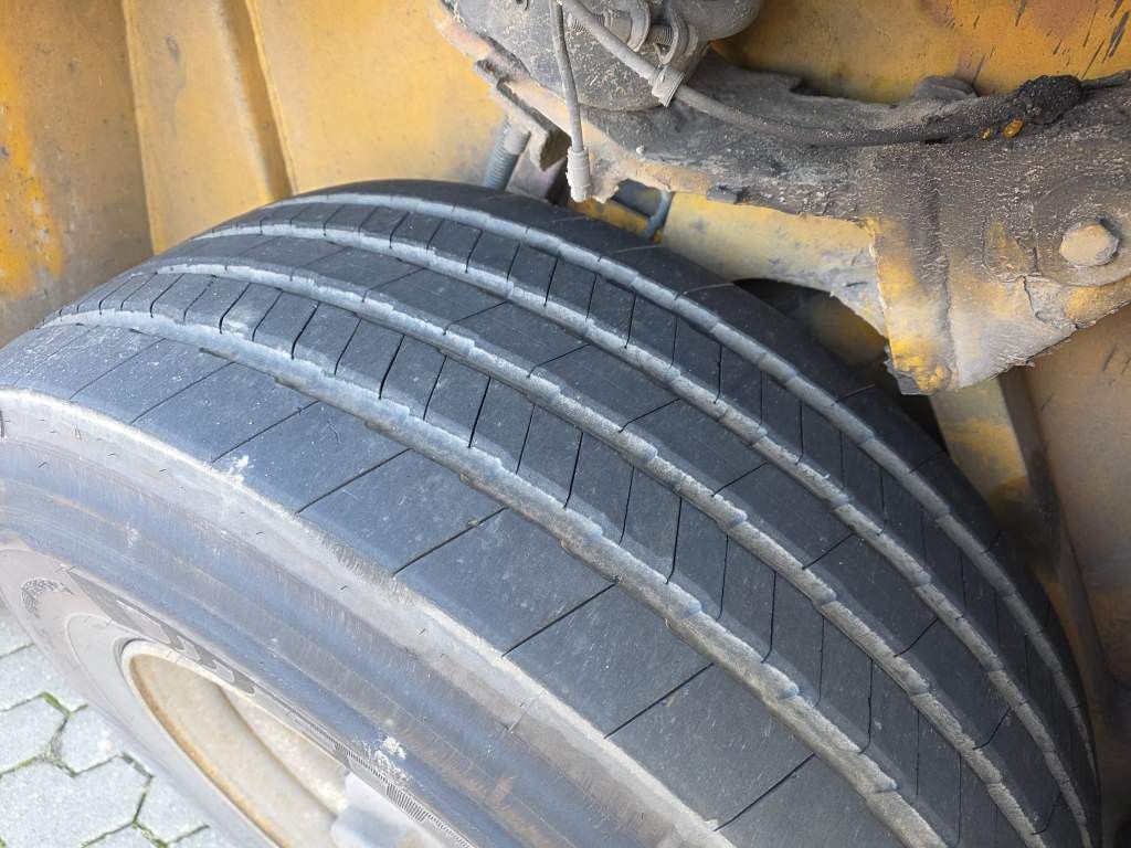 Fahrzeugabbildung Langendorf Innenlader Beton, SBH 27/35, Liftachse