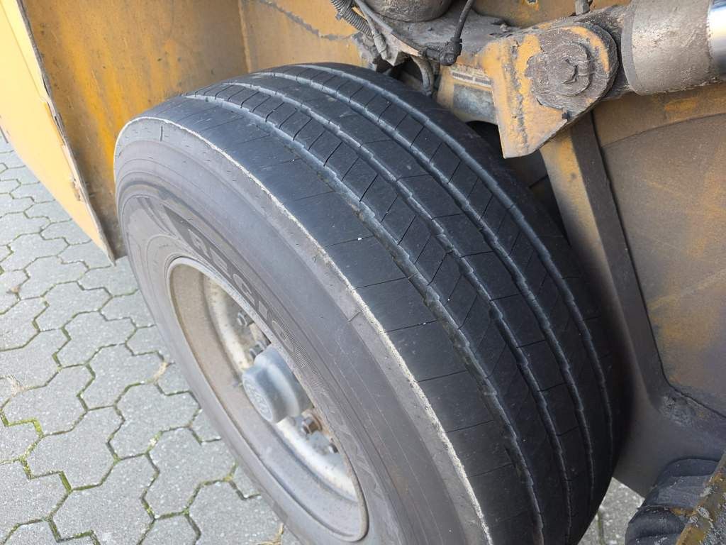 Fahrzeugabbildung Langendorf Innenlader Beton, SBH 27/35, Liftachse