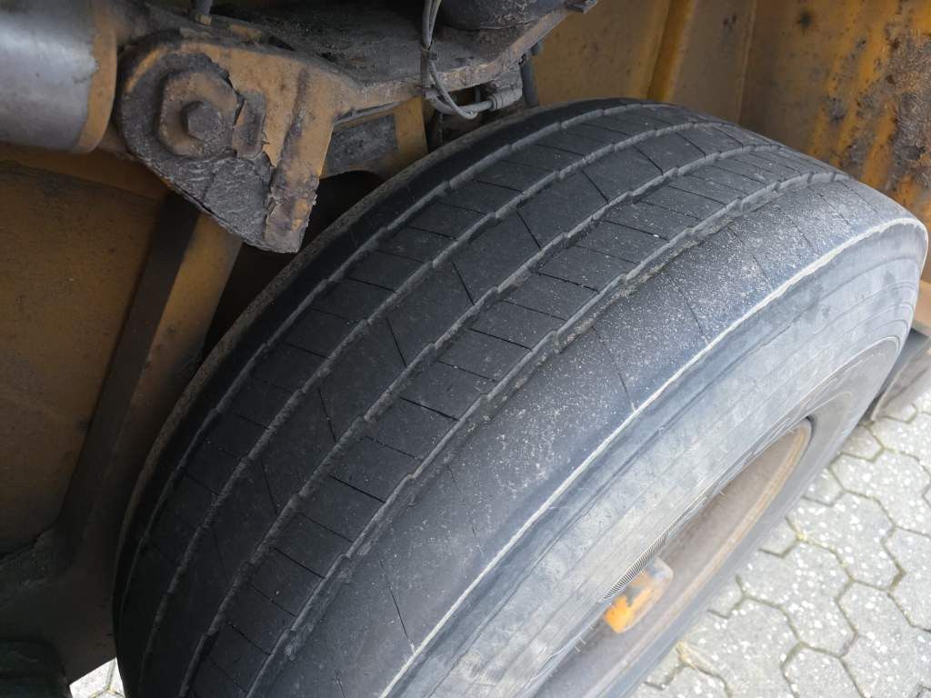 Fahrzeugabbildung Langendorf Innenlader Beton, SBH 27/35, Liftachse