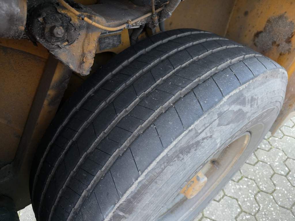 Fahrzeugabbildung Langendorf Innenlader Beton, SBH 27/35, Liftachse