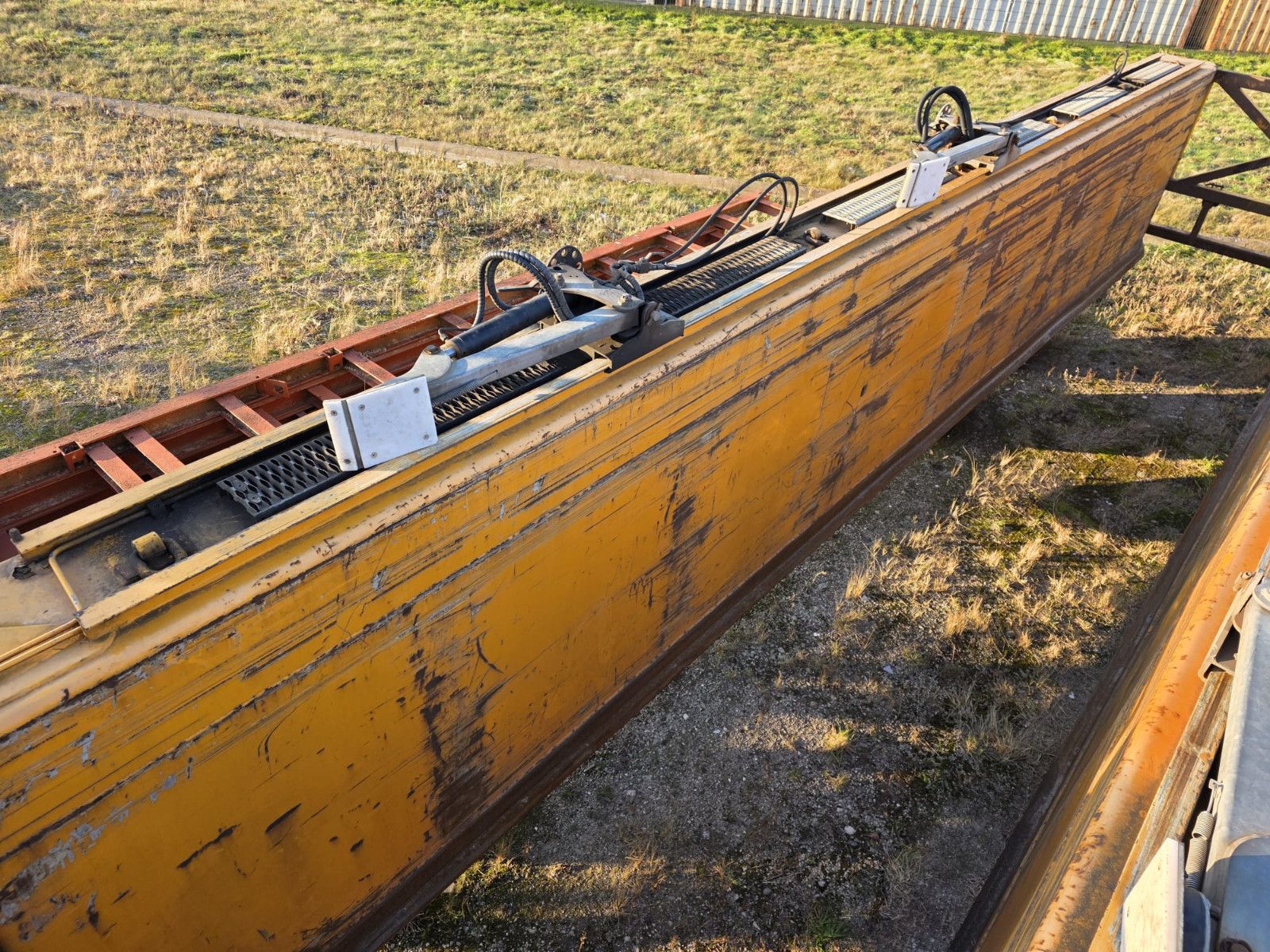 Fahrzeugabbildung Langendorf Innenlader Beton SBH 27/35, Lift