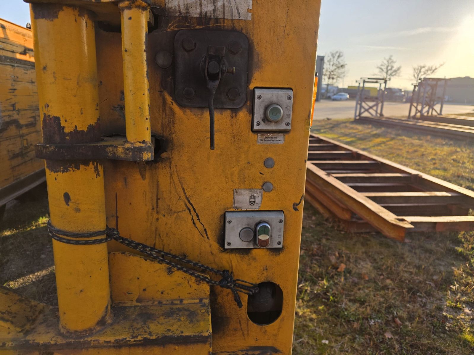 Fahrzeugabbildung Langendorf Innenlader Beton SBH 27/35, Lift