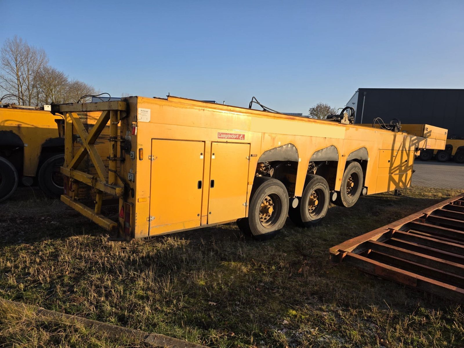 Fahrzeugabbildung Langendorf Innenlader Beton SBH 27/35, Lift