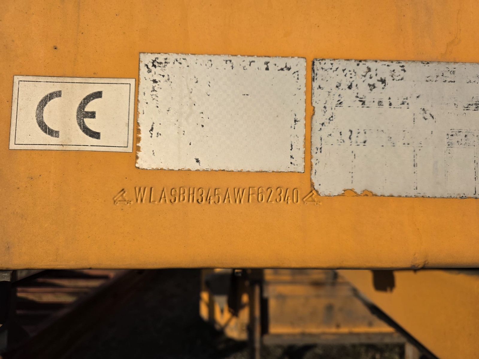 Fahrzeugabbildung Langendorf Innenlader Beton SBH 27/35, Lift