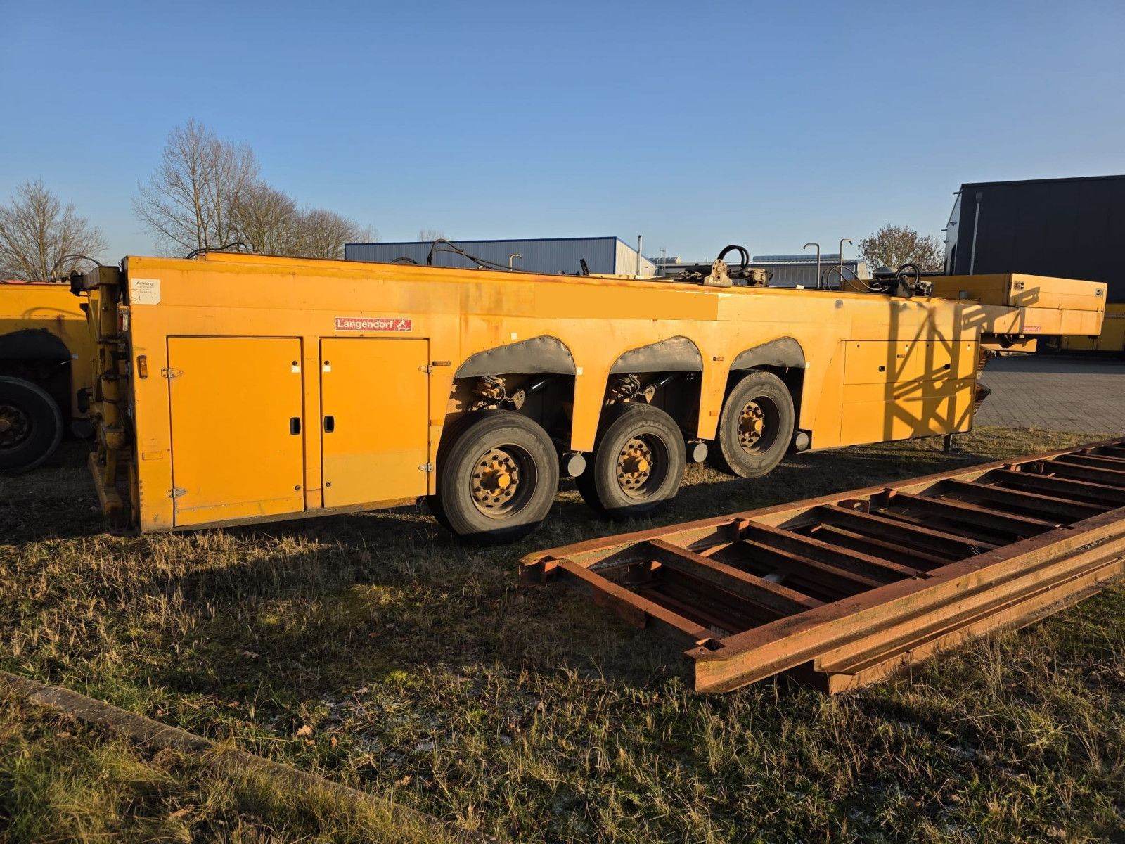 Fahrzeugabbildung Langendorf Innenlader Beton SBH 27/35, Lift