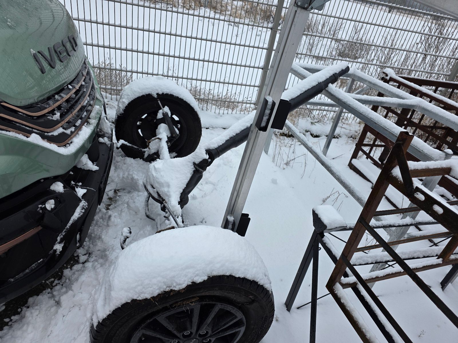 Fahrzeugabbildung Iveco 35S18 Kastenwagen Maxi hoch&lang, Unfall