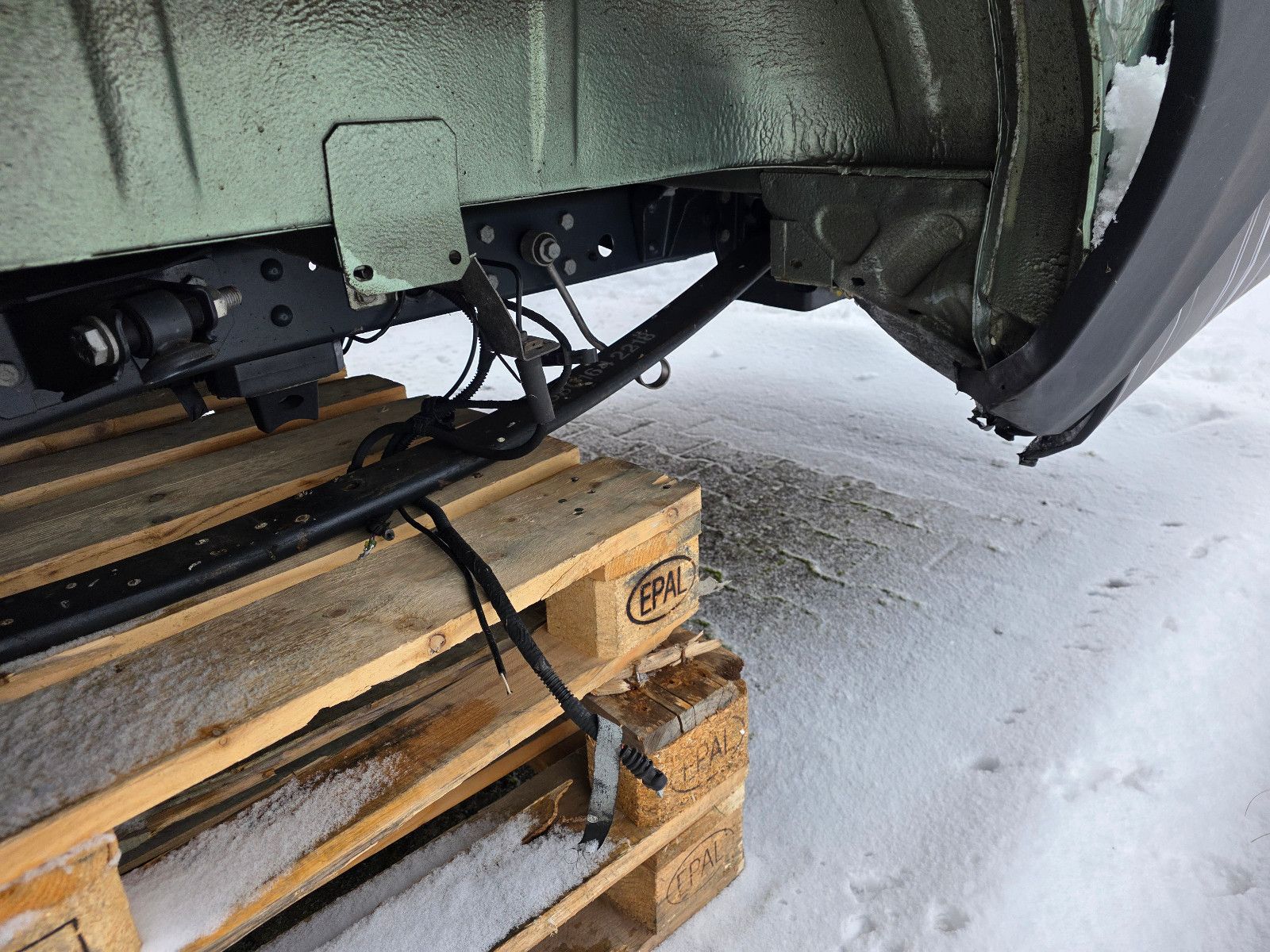 Fahrzeugabbildung Iveco 35S18 Kastenwagen Maxi hoch&lang, Unfall