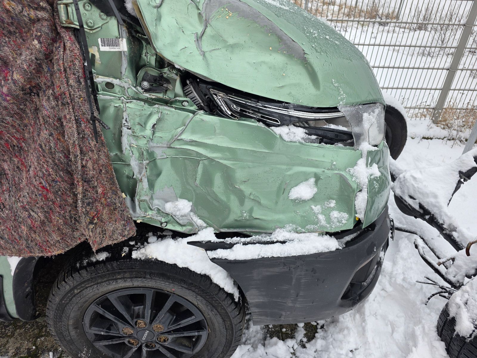 Fahrzeugabbildung Iveco 35S18 Kastenwagen Maxi hoch&lang, Unfall
