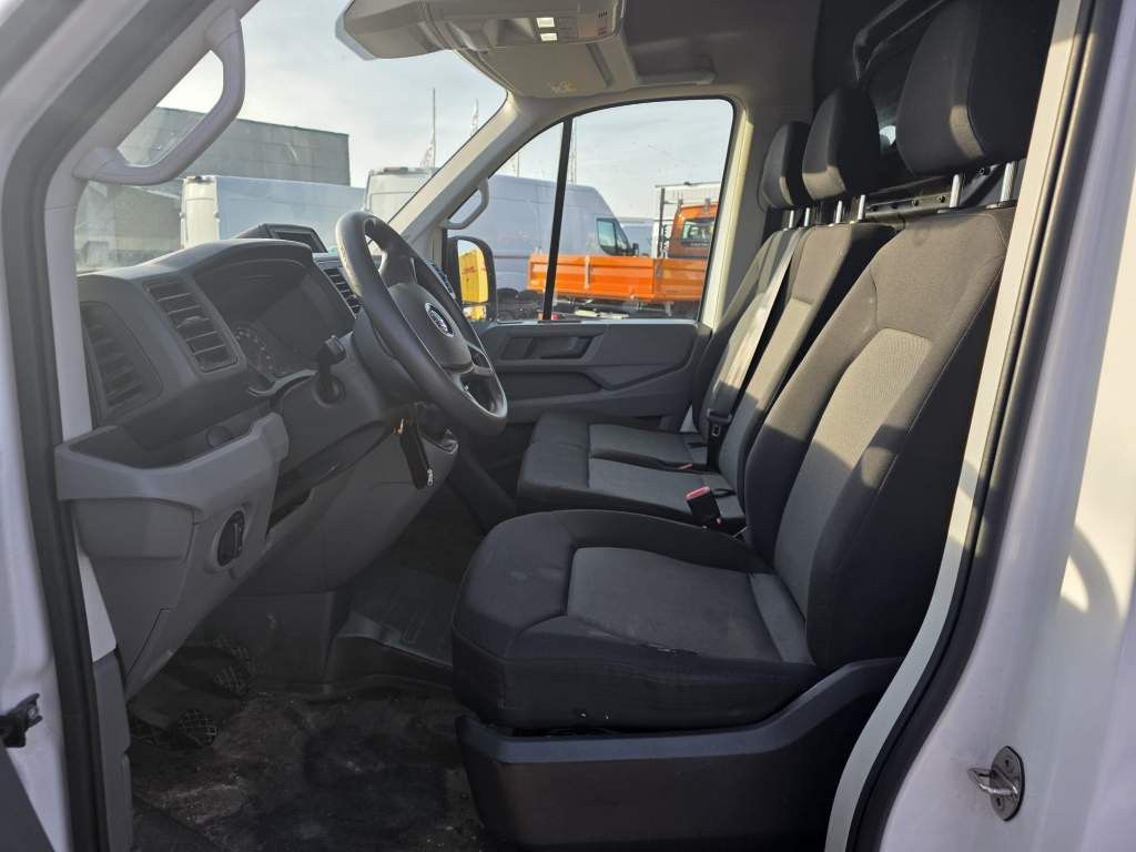 Fahrzeugabbildung Volkswagen Crafter 3,5 to, 1+2 Sitzer, AHK, 6 Gang man Scha