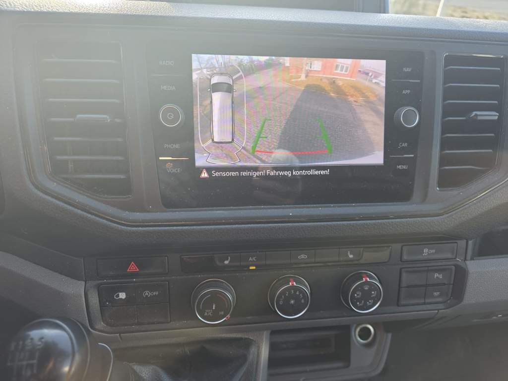 Fahrzeugabbildung Volkswagen Crafter 3,5 to, 1+2 Sitzer, AHK, 6 Gang man Scha