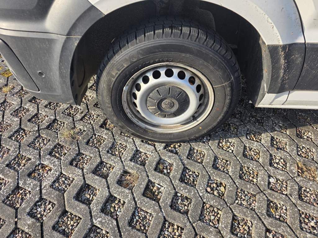 Fahrzeugabbildung Volkswagen Crafter 3,5 to, 1+2 Sitzer, AHK, 6 Gang man Scha