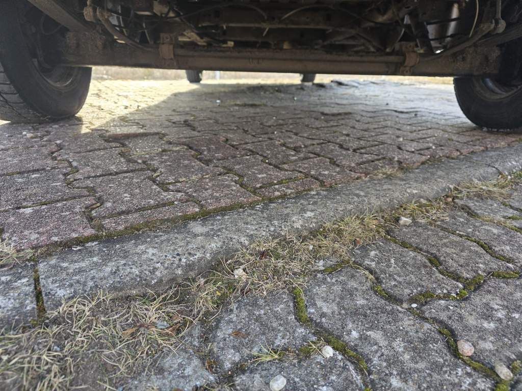 Fahrzeugabbildung Volkswagen Crafter 3,5 to, 1+2 Sitzer, AHK, 6 Gang man Scha