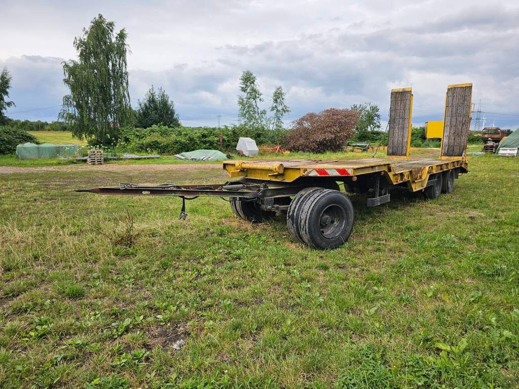 Langendorf Tieflader mit Radmulden 3 Achser