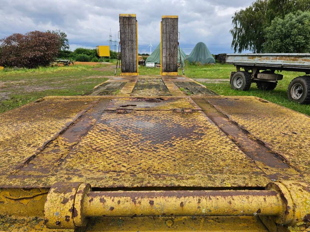 Fahrzeugabbildung Langendorf Tieflader mit Radmulden 3 Achser