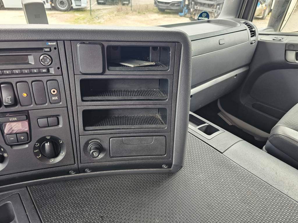 Fahrzeugabbildung Scania P400 mit Orten Schwenkwand und Orten Schwenkwand